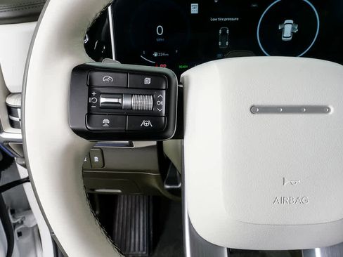 Used 2025 Hyundai Santa Fe Calligraphy image 10