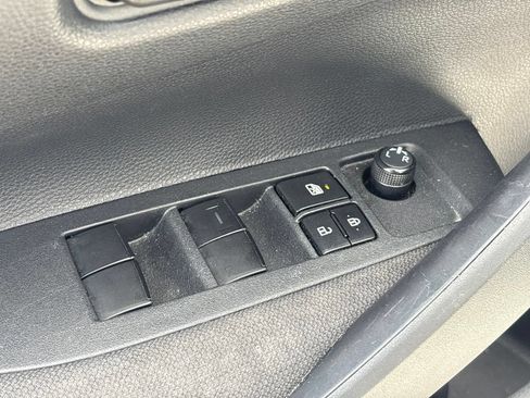 Used 2025 Toyota Corolla LE FWD image 11