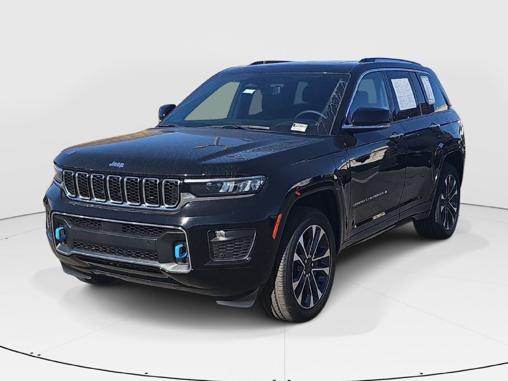 Used 2023 Jeep Grand Cherokee Overland w/ Luxury Tech Group IV AWD/4WD image 7