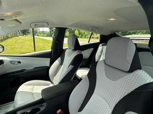 Used 2017 Toyota Prius Two w/ Prius Two Safety Plus Package FWD image 16