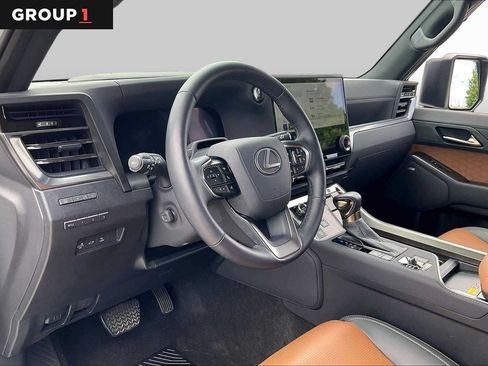 Used 2025 Lexus GX 550 w/ Accessory Package (2T) AWD/4WD image 15