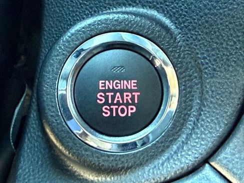 Used 2025 Subaru Outback Touring image 31