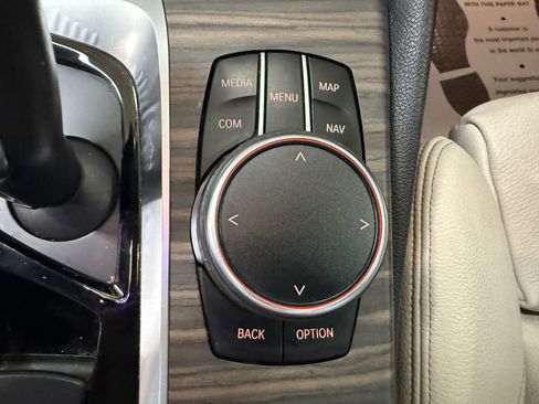 Used 2018 BMW 530e image 22