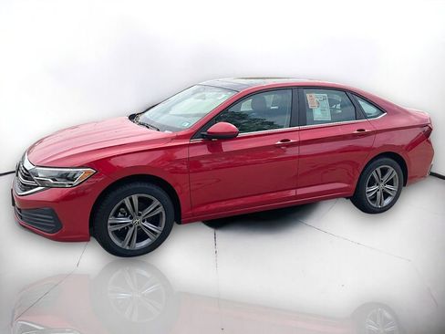 Used 2023 Volkswagen Jetta SE FWD image 2