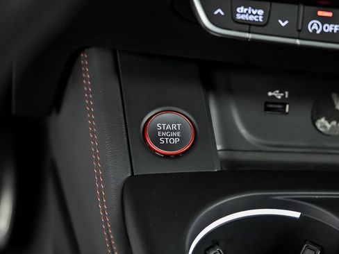 Used 2019 Audi S4 Premium Plus w/ Premium Plus Package AWD/4WD image 32