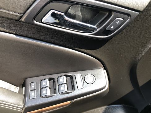 Used 2019 Chevrolet Tahoe LS AWD/4WD image 12