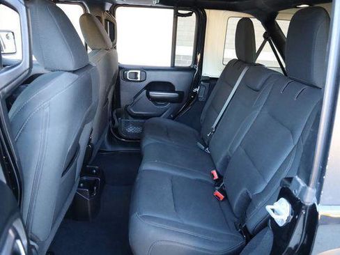 Used 2018 Jeep Wrangler Unlimited Sport S AWD/4WD image 22