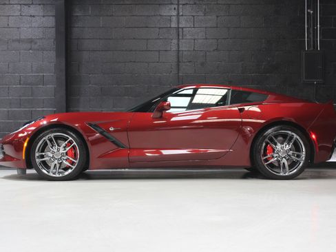 Used 2018 Chevrolet Corvette Stingray Coupe image 3
