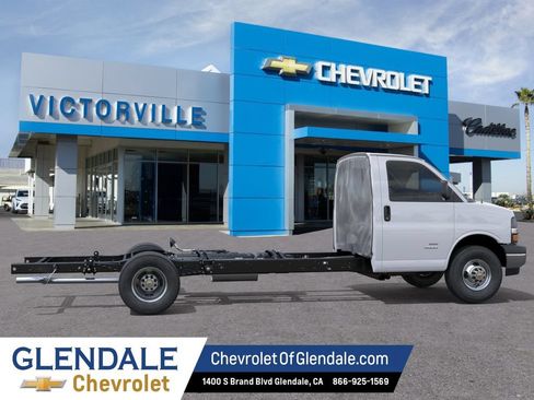 New 2025 Chevrolet Express 3500 w/ Power Convenience Package RWD image 5