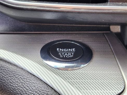 Certified 2022 Ford Explorer XLT w/ Equipment Group 202A image 27