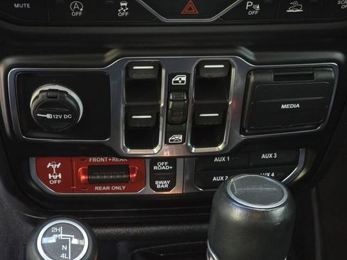 Used 2020 Jeep Gladiator Rubicon AWD/4WD image 33