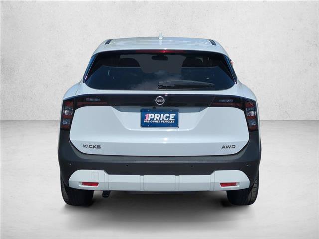 Used 2025 Nissan Kicks SV AWD/4WD image 7