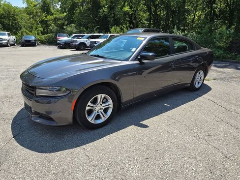 Used 2023 Dodge Charger SXT RWD image 2