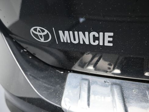 Used 2024 Volkswagen Tiguan SE FWD image 37