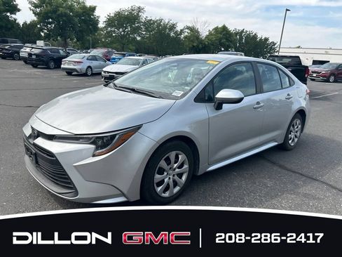 Used 2025 Toyota Corolla LE FWD image 5