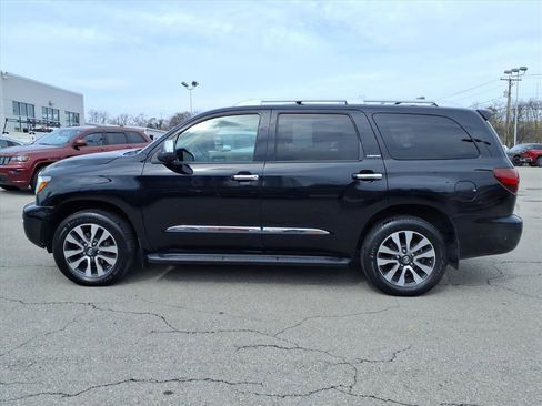 Used 2020 Toyota Sequoia Limited w/ Safety & Convenience Package image 7