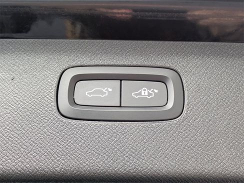 Used 2016 Volvo XC90 T6 R-Design w/ Vision Package image 14