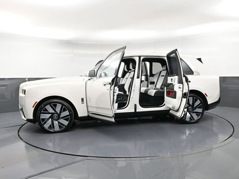 New 2026 Rolls-Royce Cullinan AWD/4WD image 41