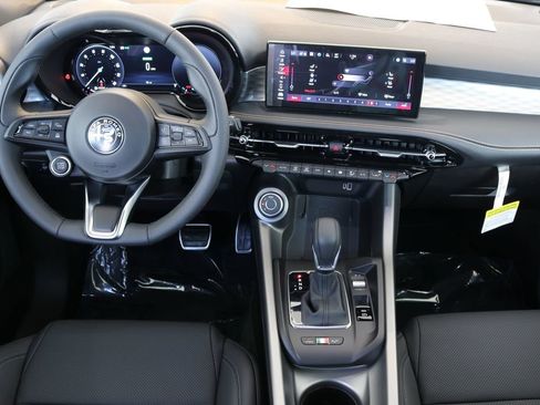New 2025 Alfa Romeo Tonale w/ Premium Package image 19