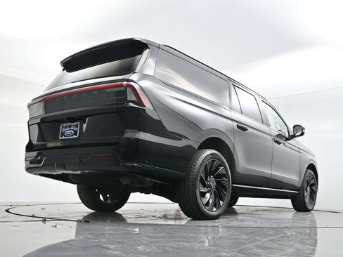 Used 2025 Lincoln Navigator L Reserve w/ Jet Appearance Package image 60