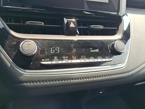 Used 2023 Toyota Corolla SE FWD image 16