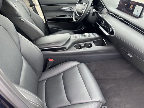 Used 2025 Genesis GV70 2.5T image 11