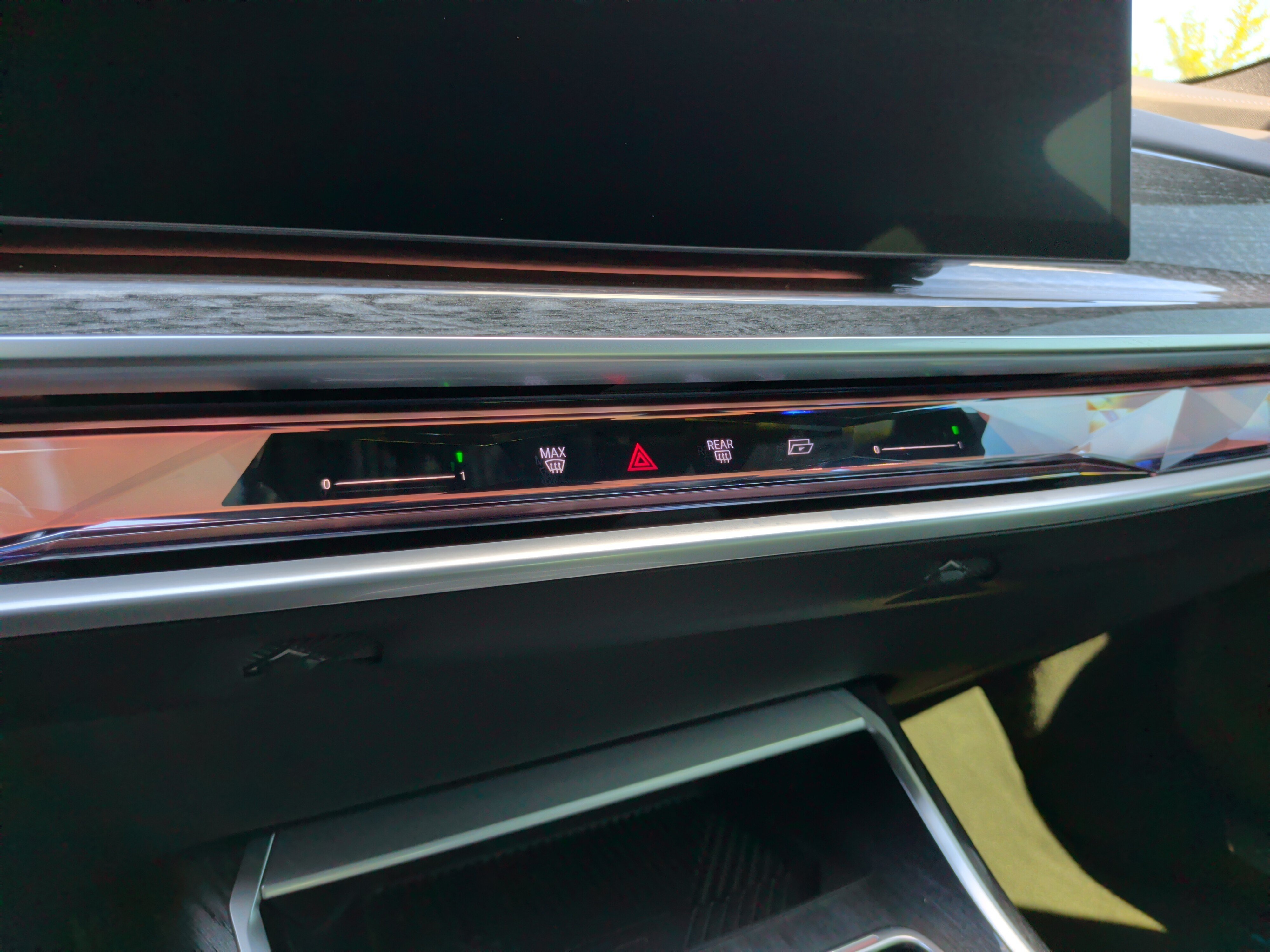 Used 2024 BMW i7 eDrive50 w/ M Sport Package RWD image 19
