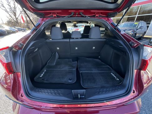 Used 2018 Toyota C-HR XLE image 24