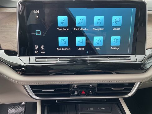 New 2026 Volkswagen Atlas SE FWD image 19