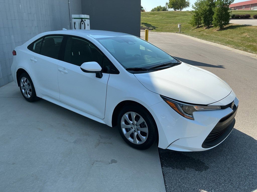 Used 2026 Toyota Corolla LE FWD image 11