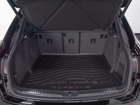 New 2026 Porsche Macan Turbo image 24