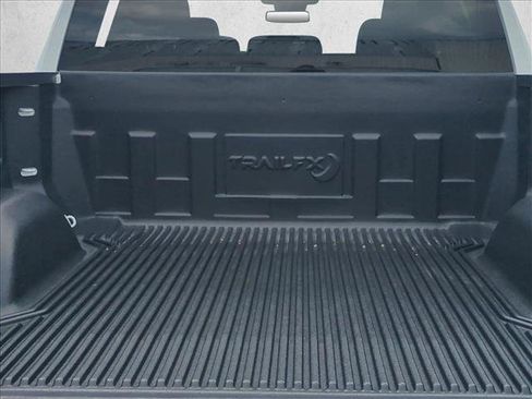 Certified 2025 GMC Sierra 1500 SLT RWD image 6