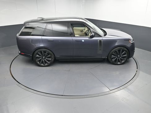Used 2024 Land Rover Range Rover SV image 40
