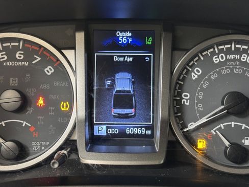 Used 2022 Toyota Tacoma SR5 image 28