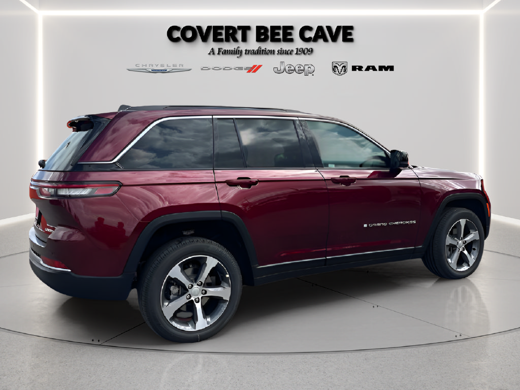 New 2026 Jeep Grand Cherokee Limited w/ Luxury Tech Group II RWD image 11