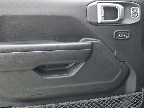 Used 2018 Jeep Wrangler Unlimited Sport S image 14