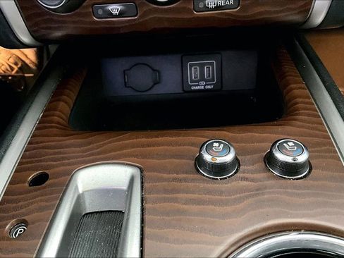 Used 2018 Nissan Pathfinder Platinum image 34