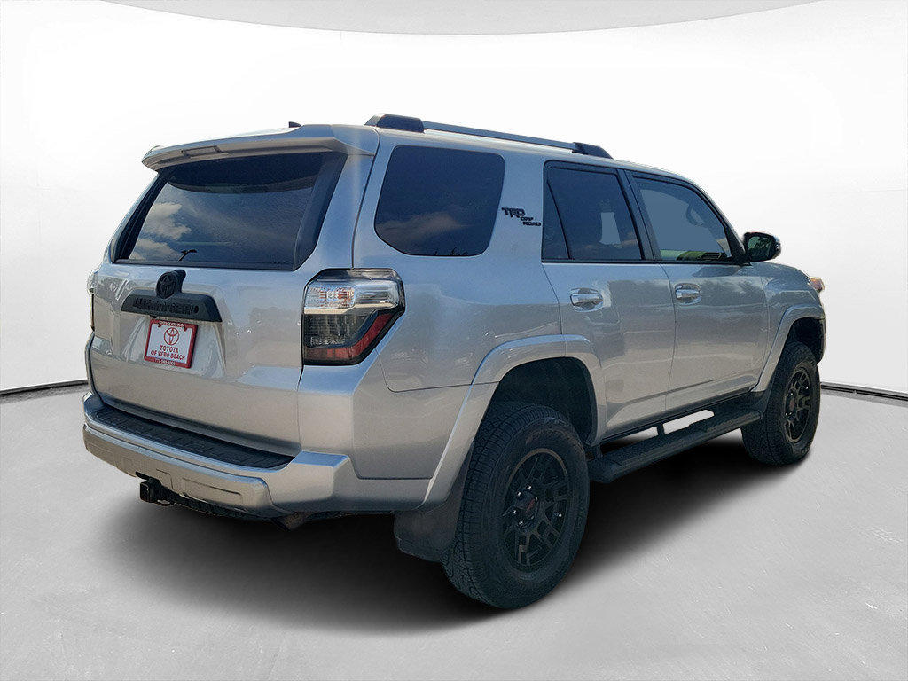 Used 2017 Toyota 4Runner TRD Off-Road Premium AWD/4WD image 4