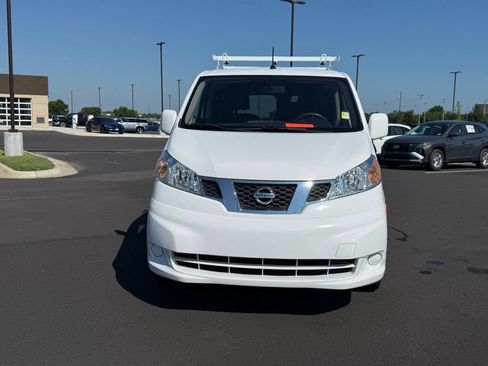 Used 2017 Nissan NV200 SV w/ Technology Package FWD image 2
