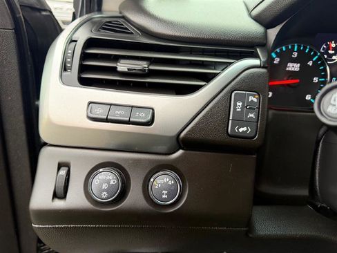 Used 2019 Chevrolet Suburban Premier image 37