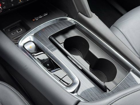 Used 2024 Buick Enclave Premium image 36