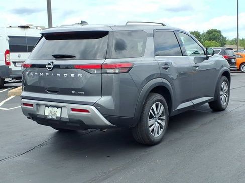 Used 2025 Nissan Pathfinder SL AWD/4WD image 28
