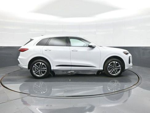 Certified 2025 Audi Q5 Premium w/ Convenience Package AWD/4WD image 8