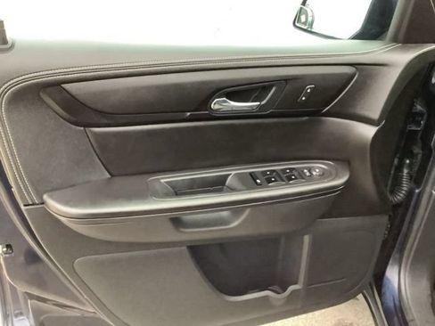 Used 2016 Chevrolet Traverse LT w/ Style and Technology Package AWD/4WD image 10