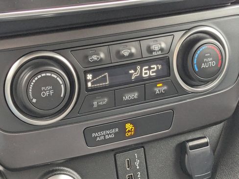 Used 2025 Nissan Leaf S FWD image 21