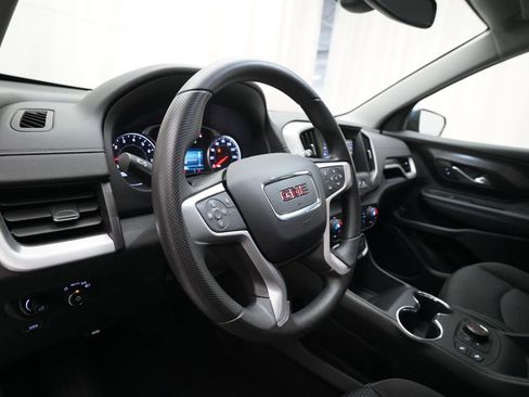 Used 2024 GMC Terrain SLE w/ Driver Convenience Package image 8