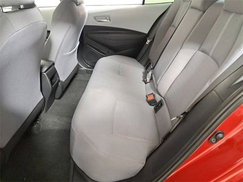Used 2021 Toyota Corolla SE image 12