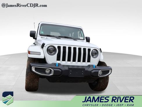 Used 2023 Jeep Wrangler Unlimited Sahara w/ Cold Weather Group AWD/4WD image 7