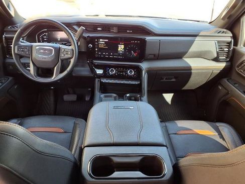 Used 2024 GMC Sierra 2500 AT4 w/ AT4 Premium Plus Package AWD/4WD image 4