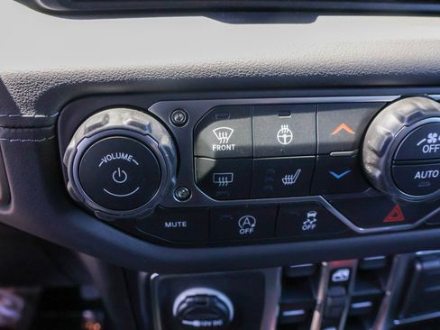 New 2026 Jeep Wrangler Unlimited Sahara AWD/4WD image 19